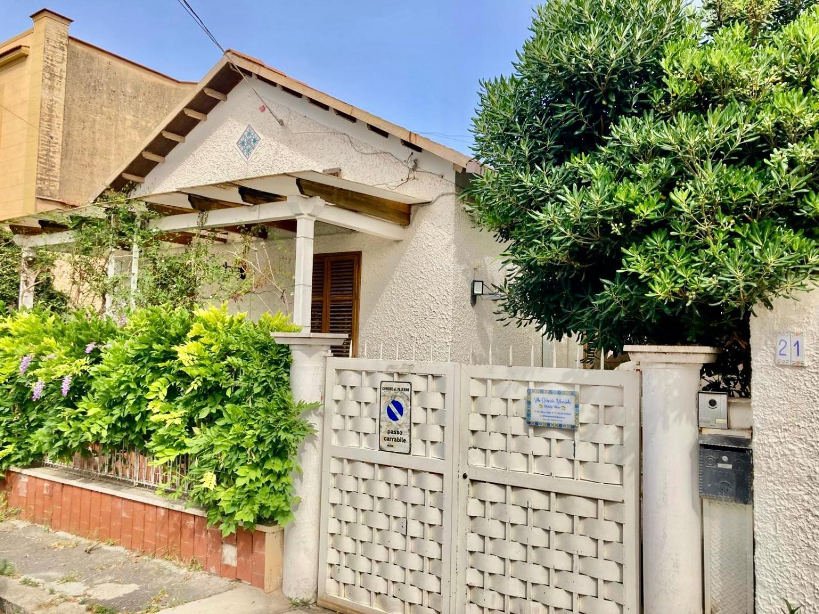 Villa Orlando Mondello Palermo Esterno foto